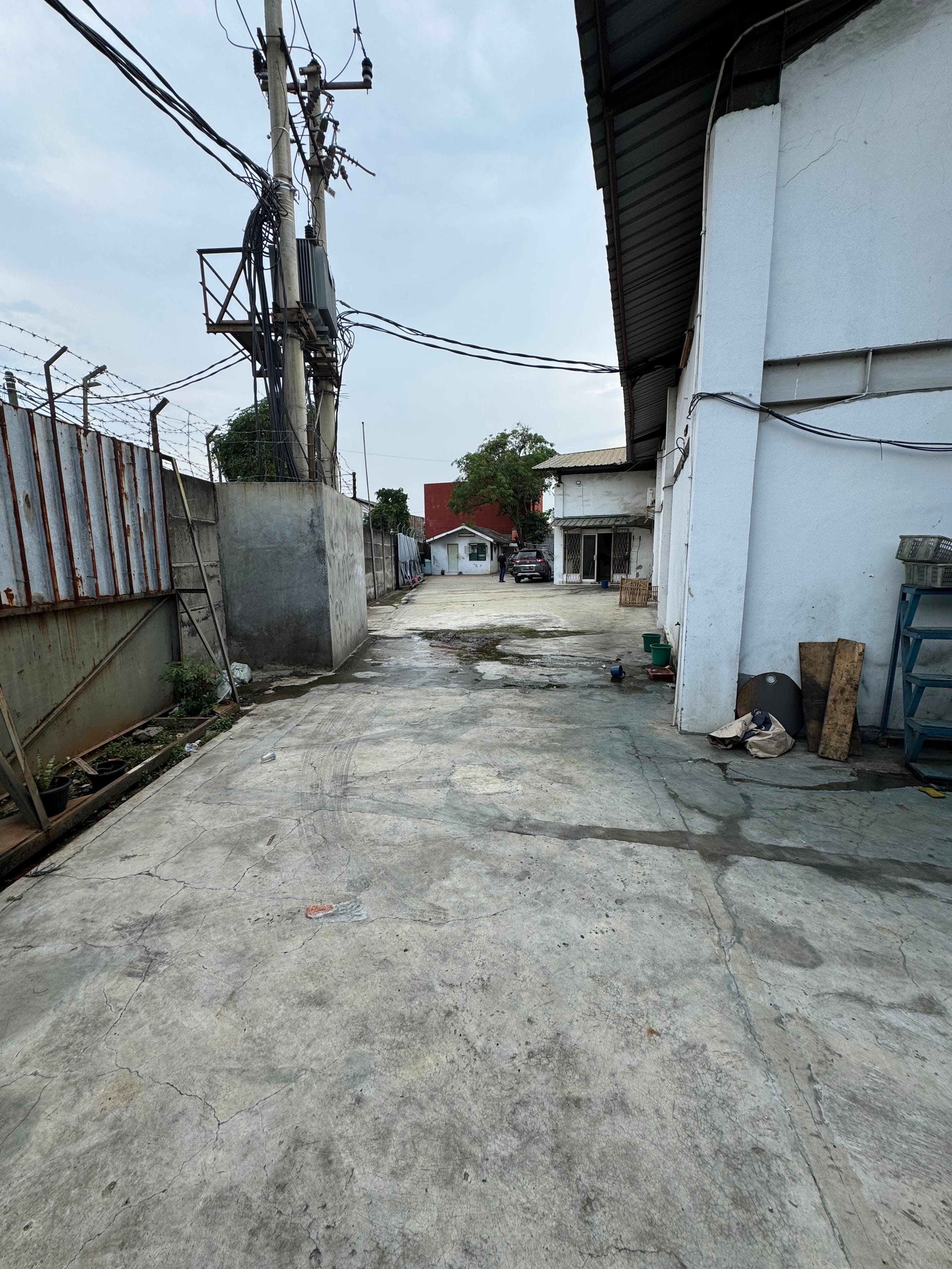 Gudang Transit & Logistik - Gambar 4
